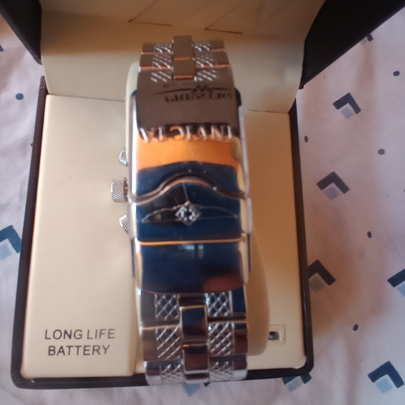 Invicta Bolt Chronograph Silver Dial Stainless Steel Ladies Watch! - Picture 6 of 11